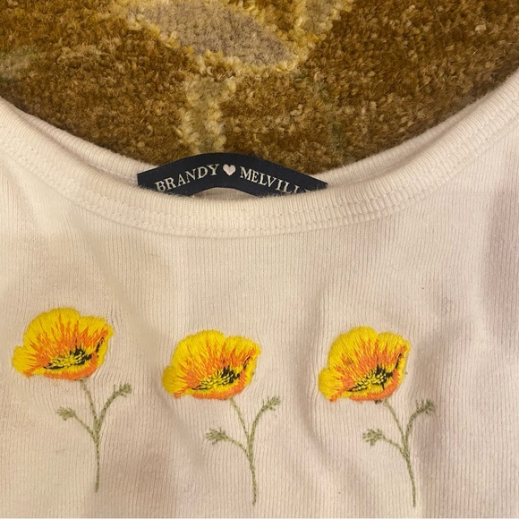 Brandy Melville Cropped Tank Top Flower Embroidery - Picture 2 of 3